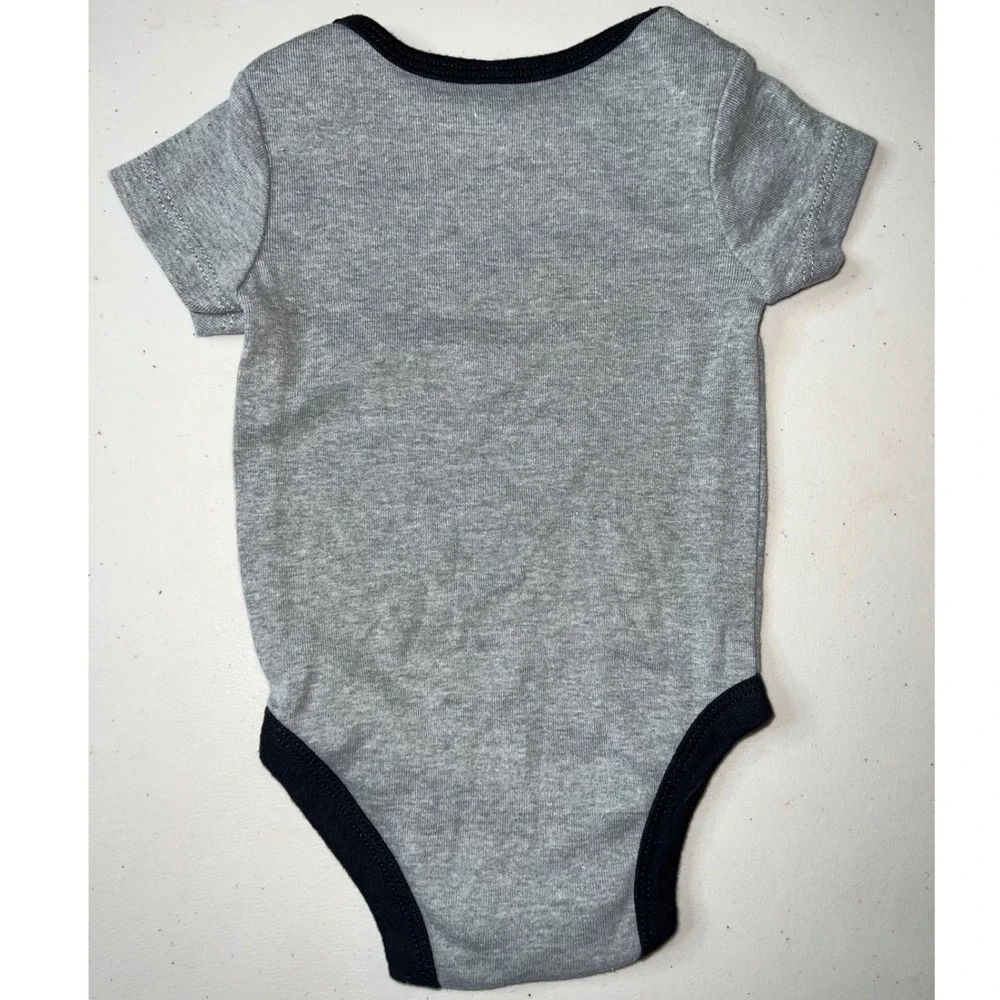 Nike‎ Baby Bodysuit Gray Short Sleeve Logo Romper 6M E779-042